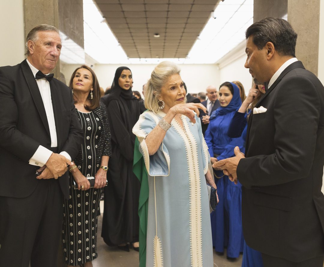 Mark Fenwick, S.A.R. la Princesa Beatrice d'Orléans y el Embajador de Qatar el Excmo. Sr. Abdalla Al-Hamar
